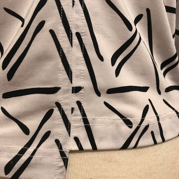 2 a Tee Shirt - Picture 3 of 6